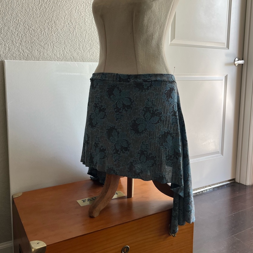 Chic Blue black grey Floral lace print Skirt with side flounces brand new xl